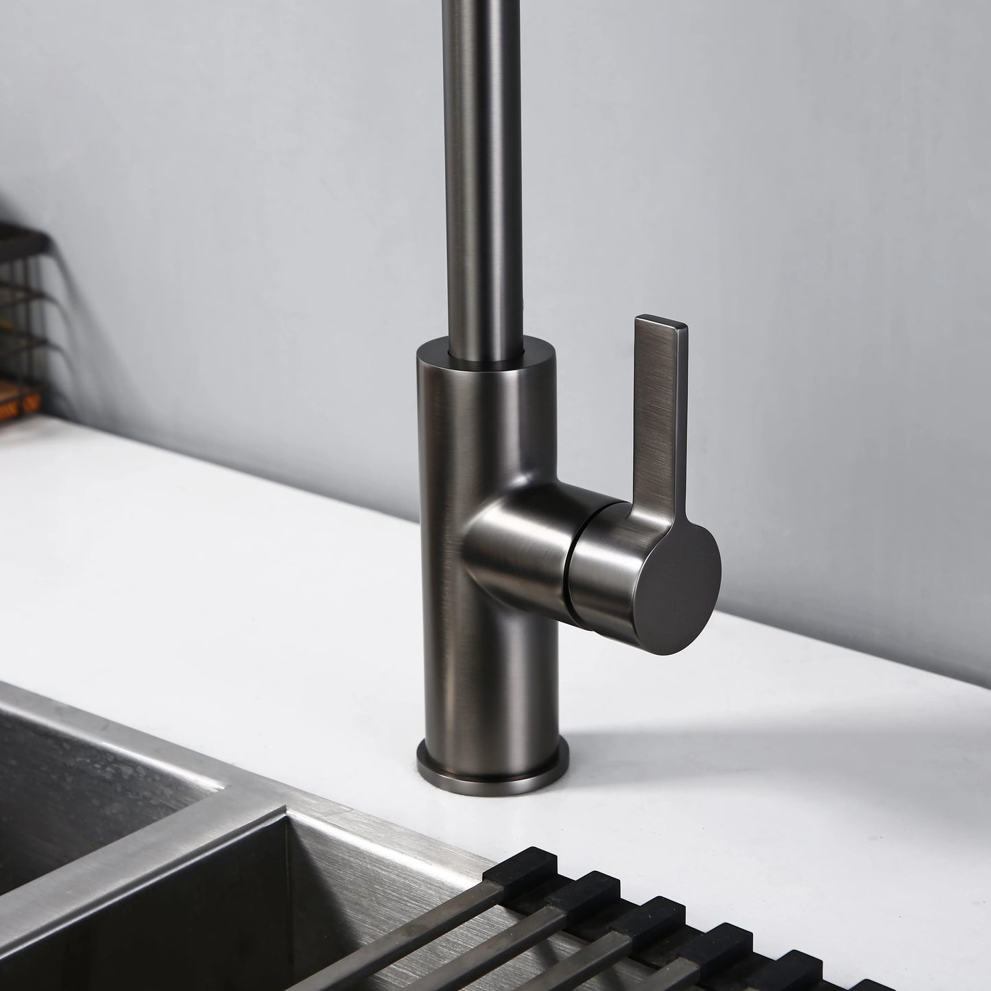 Single handle Pull Out Kitchen Faucet Brushed Gunmetal Matt Black Rotation Kitchen Hot and cold water Sink Taps Kitchen Faucet