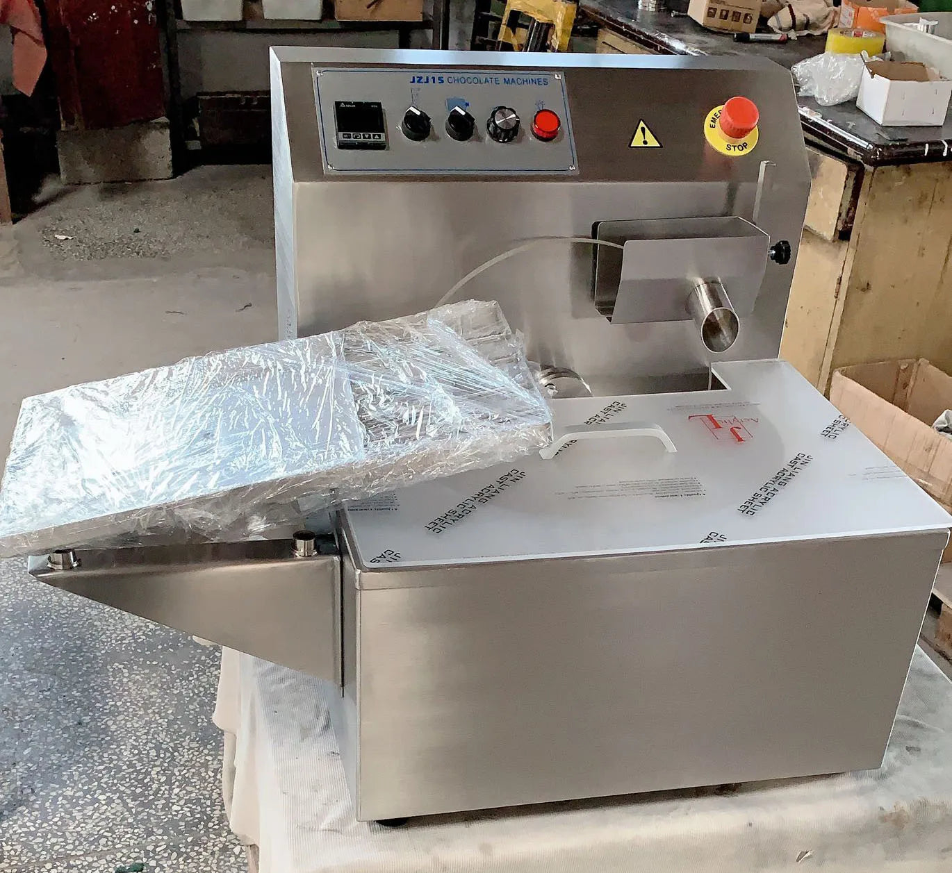With Vibration Table Wheel Type Chocolate Tempering Machine Chocolate Melting Machine Chocolate Melting Coating Machine