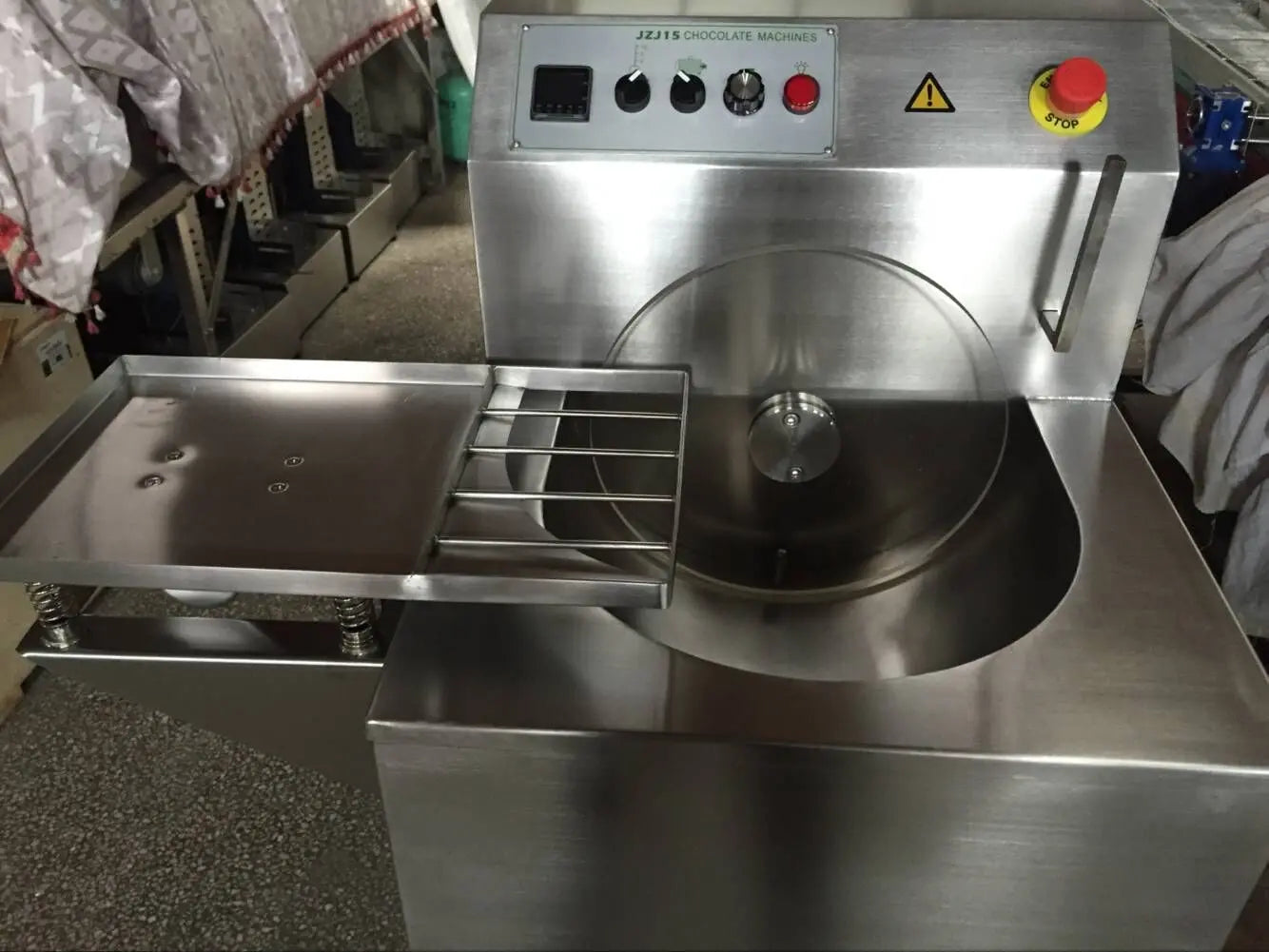 With Vibration Table Wheel Type Chocolate Tempering Machine Chocolate Melting Machine Chocolate Melting Coating Machine