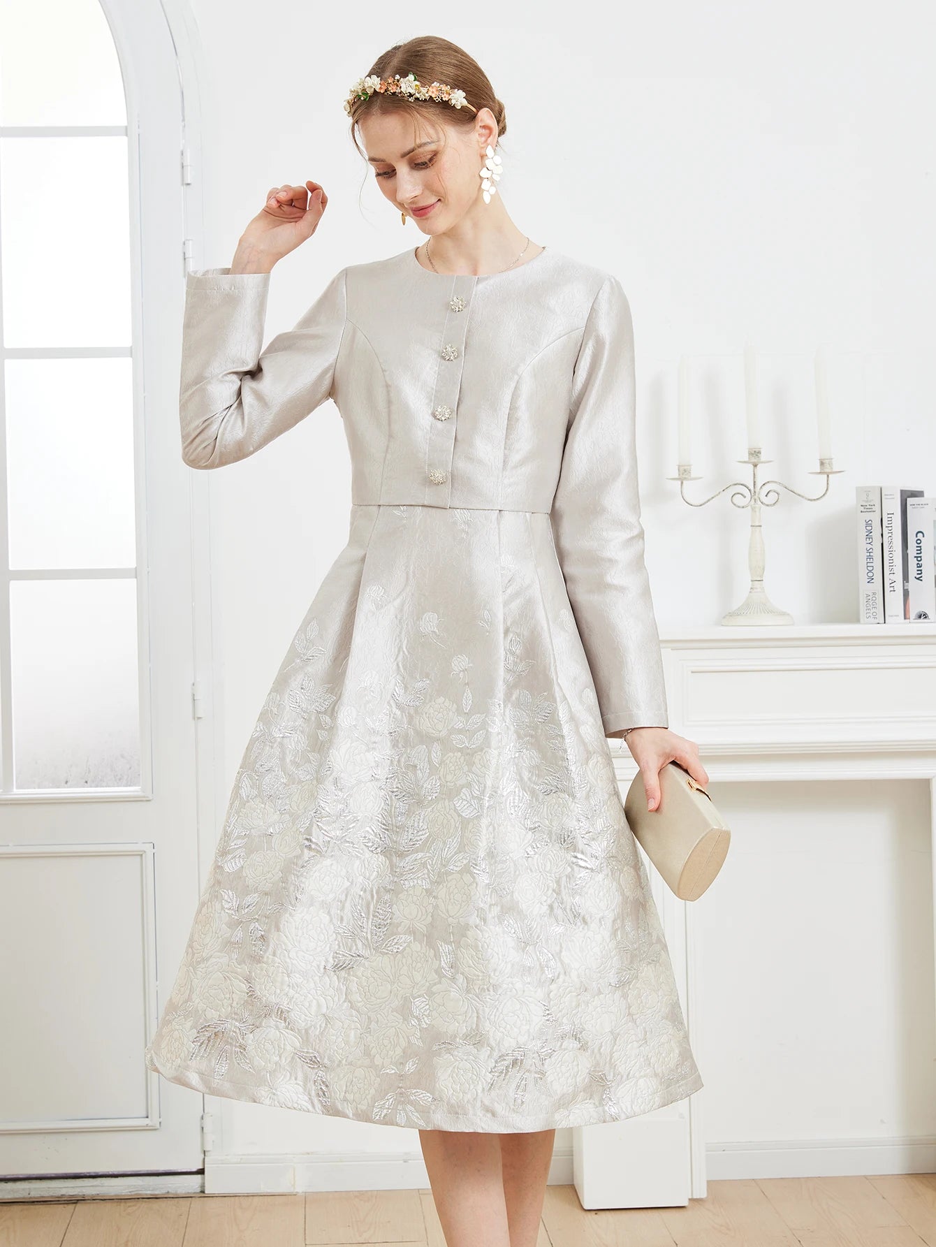 Luxury Embroidered Jacquard Dress with Round Neck Long Sleeves Waist-Fitting Flared Hem and Elegant Light Luxury Wedding Gown