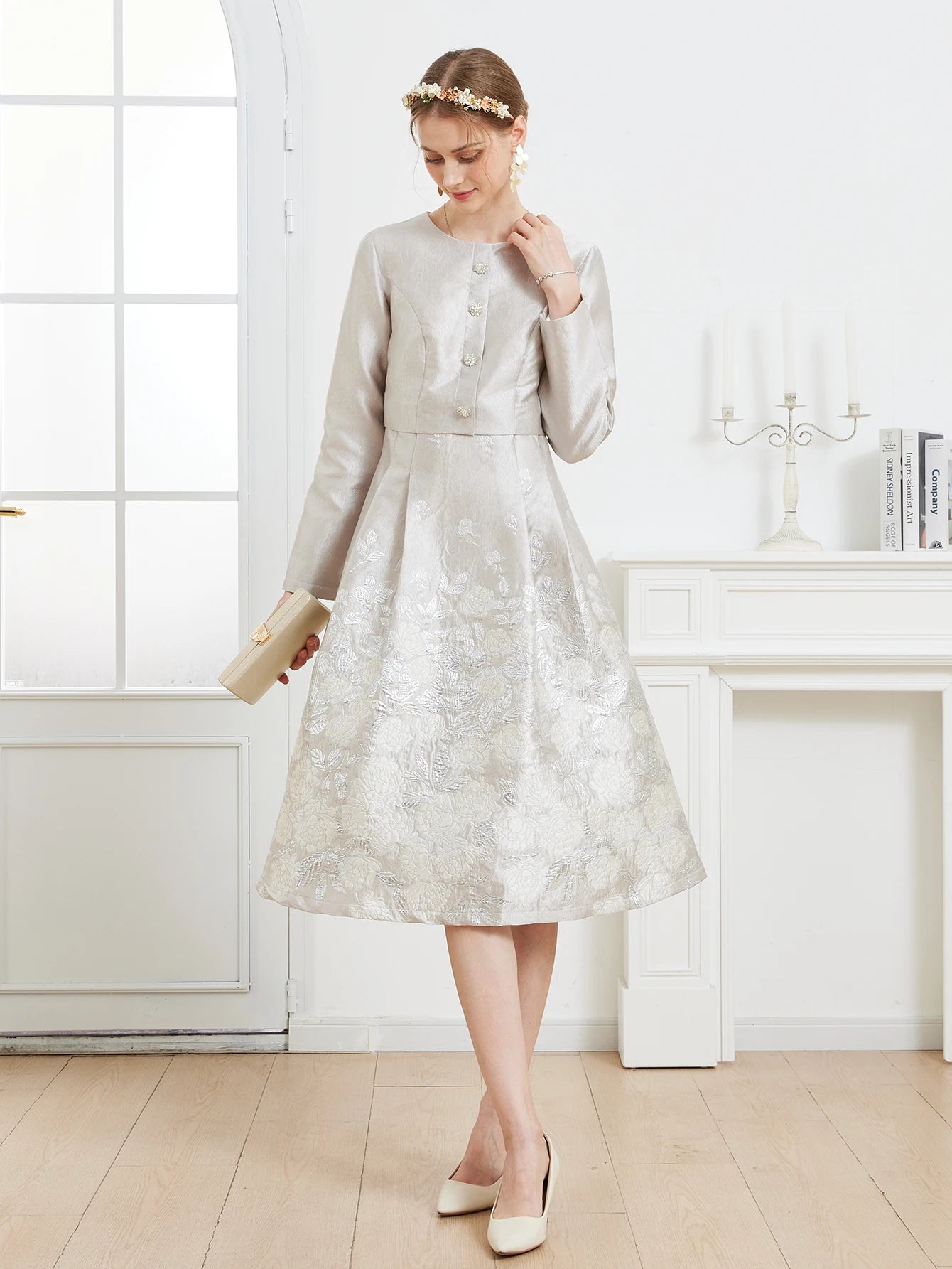 Luxury Embroidered Jacquard Dress with Round Neck Long Sleeves Waist-Fitting Flared Hem and Elegant Light Luxury Wedding Gown