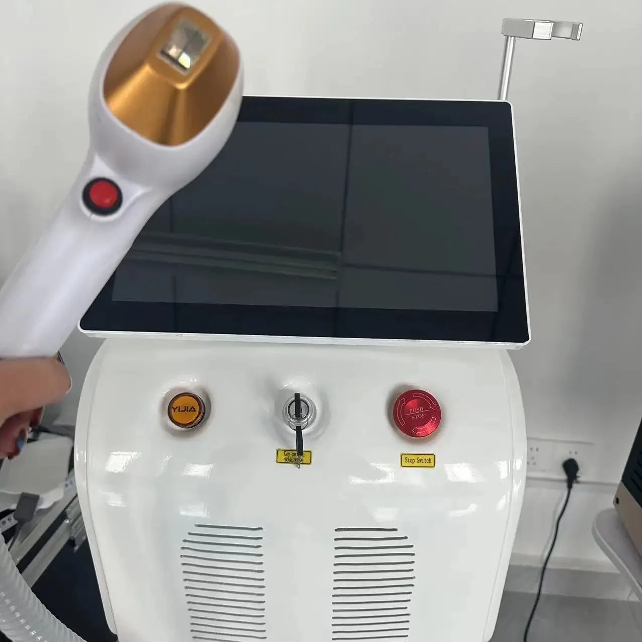 Professional Diode Ice Titanium Laser Hair Removal Machine Portable 808 755 1064 Alexandrite Device 3 Waveleng Permanent Removal