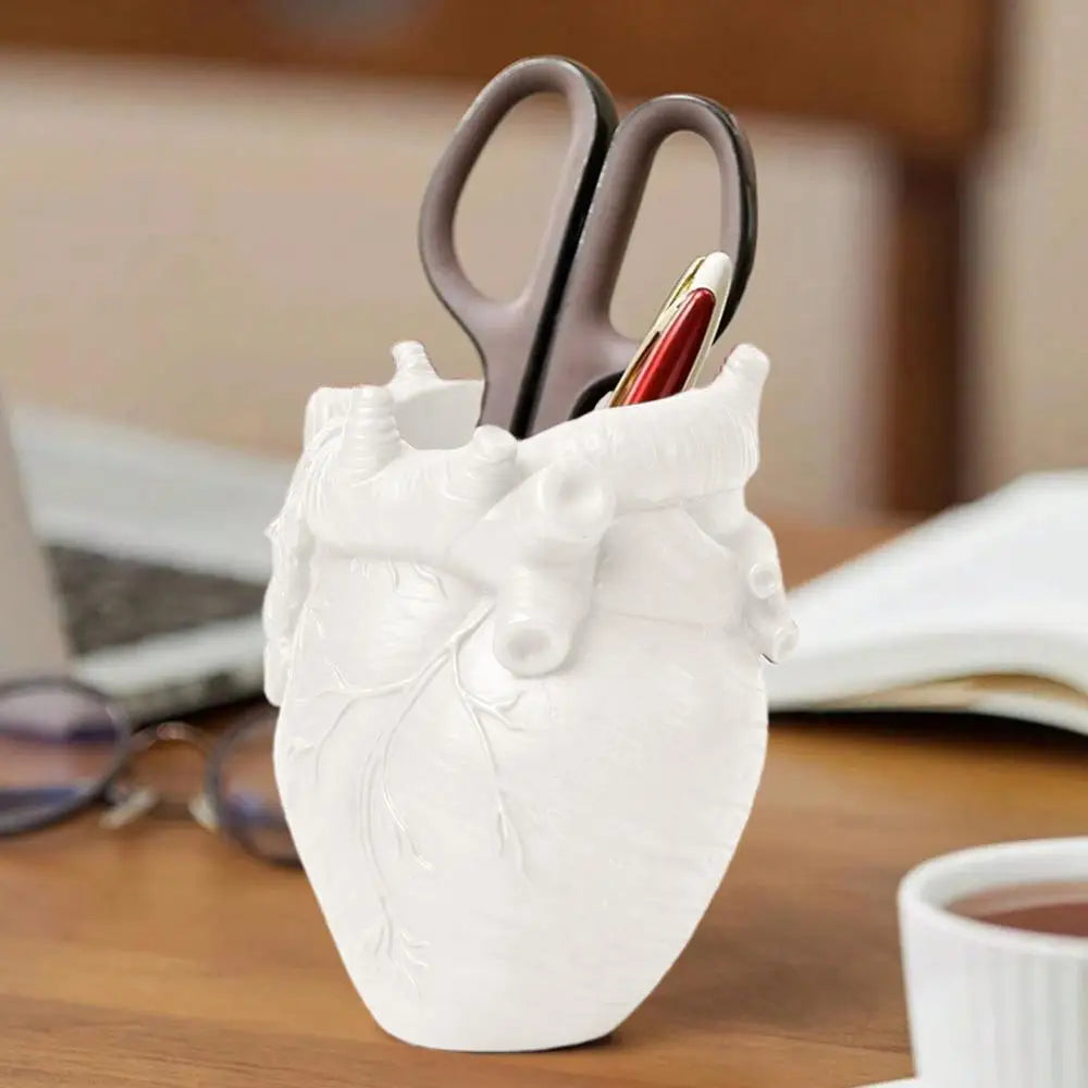 Desktop Organizer Containers Pencil Card Holder With Heart Design Multipurpose Resin Makeup Brush Desk Organizer Art Supply