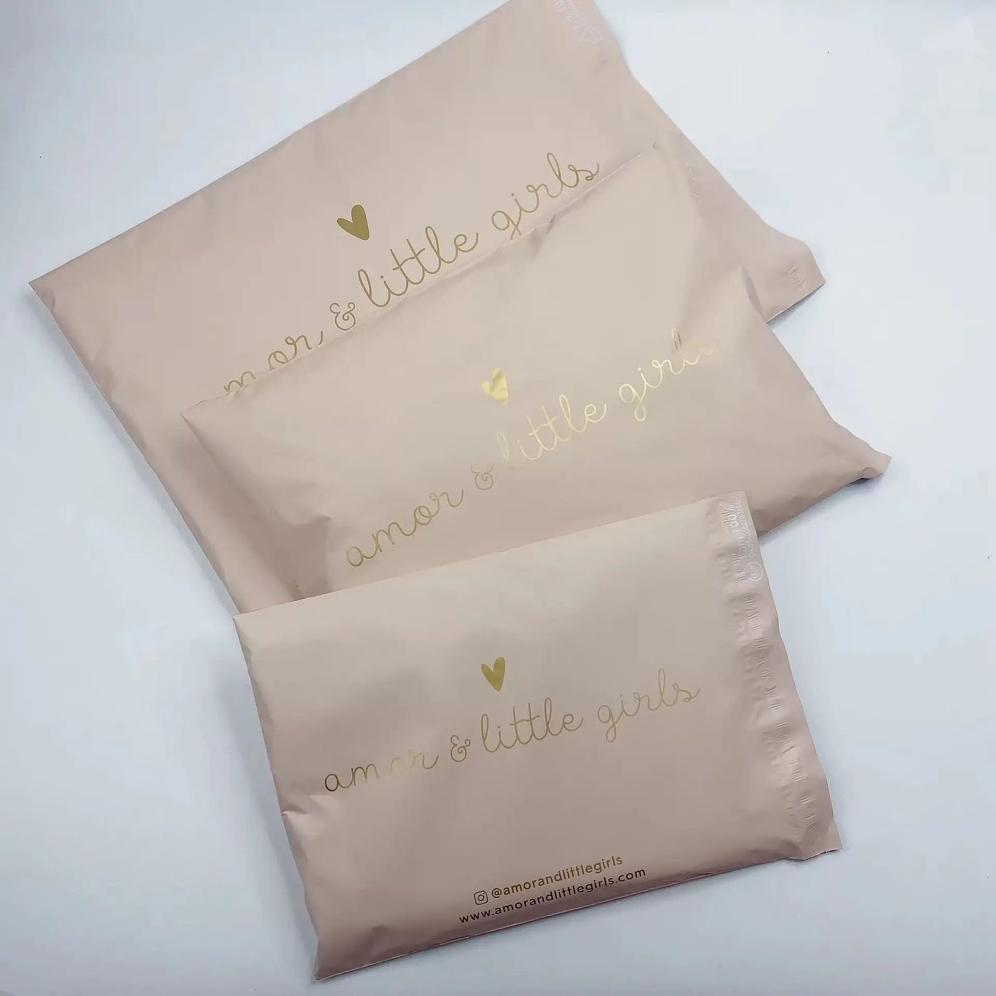 50 matte apricot pink shipping bags, suitable for clothing, parties, and gifts. Custom logos supported.