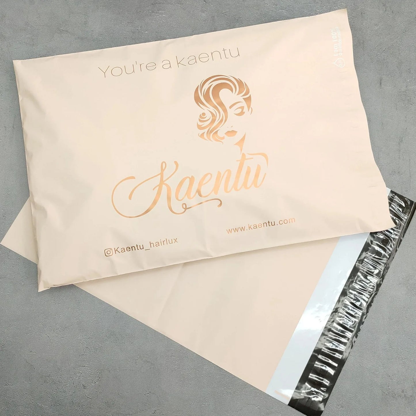 50 matte apricot pink shipping bags, suitable for clothing, parties, and gifts. Custom logos supported.