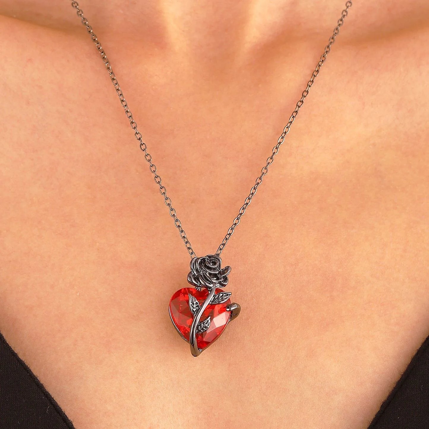 Luxurious Red Crystal Heart Necklace, Vintage Black Rose Floral Pendant, Elegant Fashion Jewelry Gift for Women