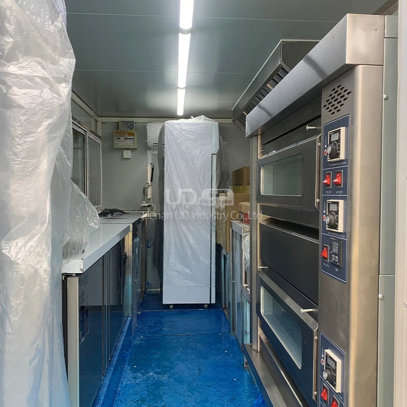 New Type Concession Food Trailer Street Selling Coffee Van Catering Cart Burgers Fries Ice Cream Bus Mobile Food Truck