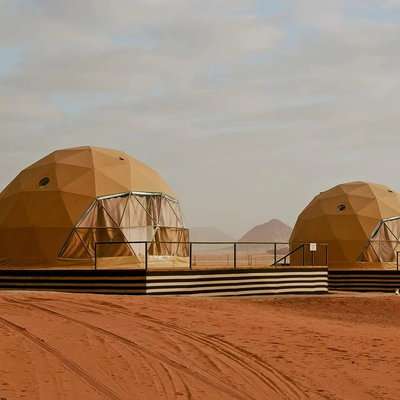 Factory Global Shipping Geodesic Dome Tent Spherical Tent Hotel Resort Outdoor Luxury Glamping Dome Transparent Starry Sky Tent