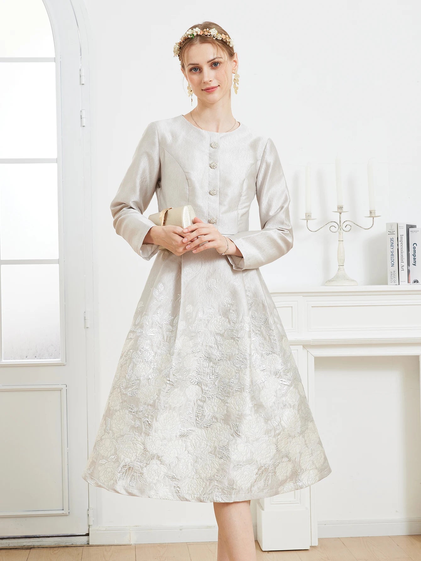Luxury Embroidered Jacquard Dress with Round Neck Long Sleeves Waist-Fitting Flared Hem and Elegant Light Luxury Wedding Gown