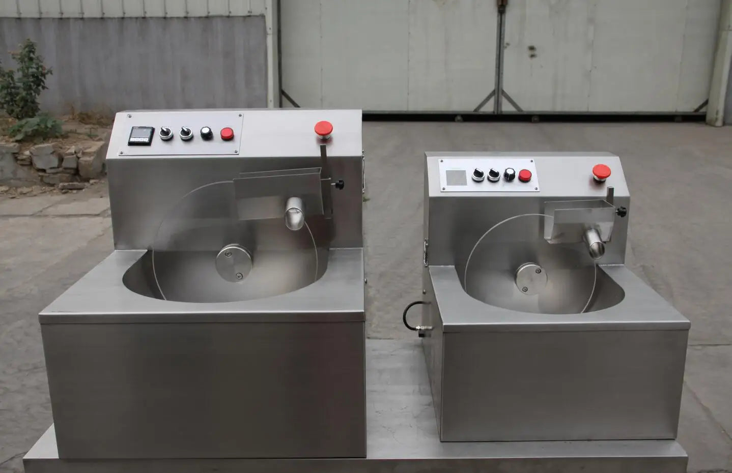 With Vibration Table Wheel Type Chocolate Tempering Machine Chocolate Melting Machine Chocolate Melting Coating Machine